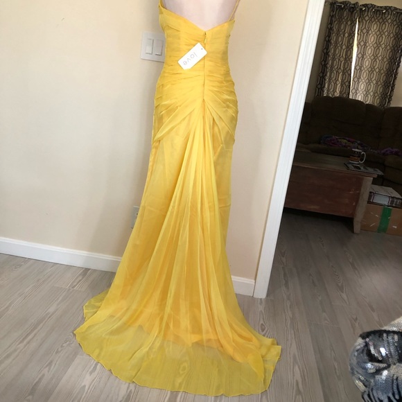 Yellow one shoulder chiffon - Picture 6 of 11